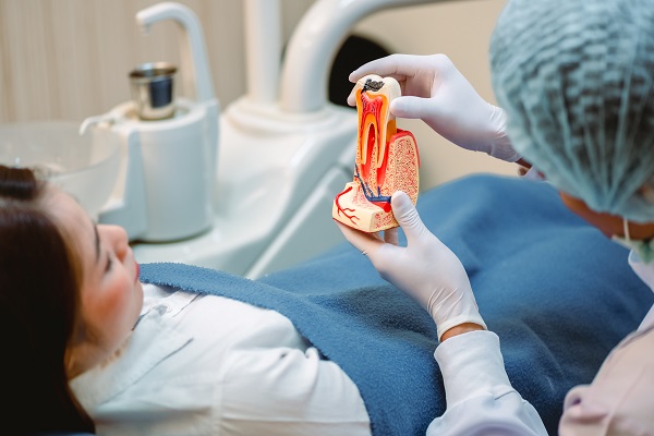 Should I Visit An Emergency Dentist For An Abscessed Tooth?